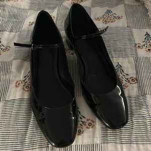 Doen patent leather high heel Mary Jane’s